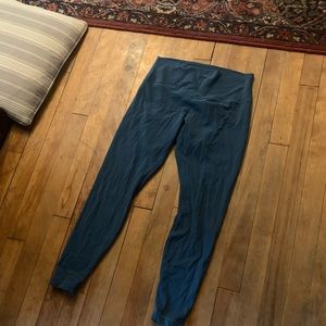 Lulu lemon aligns size 12